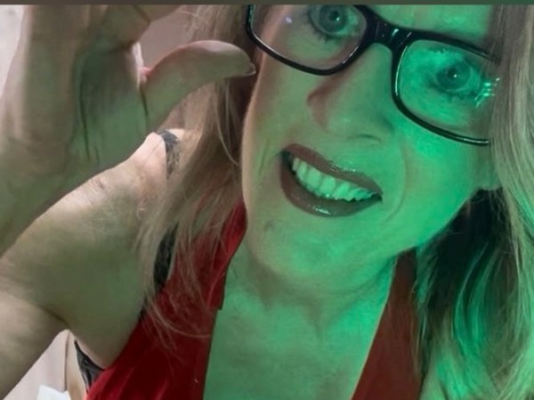 🔒 Neuronale Schutzzone: Cam mit echter&nbsp;Milf-Power